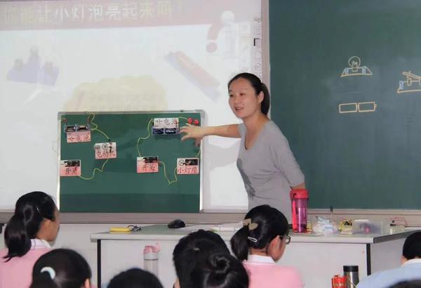 王丹老师的课被收录在“学在郑州”学生学习平台里
