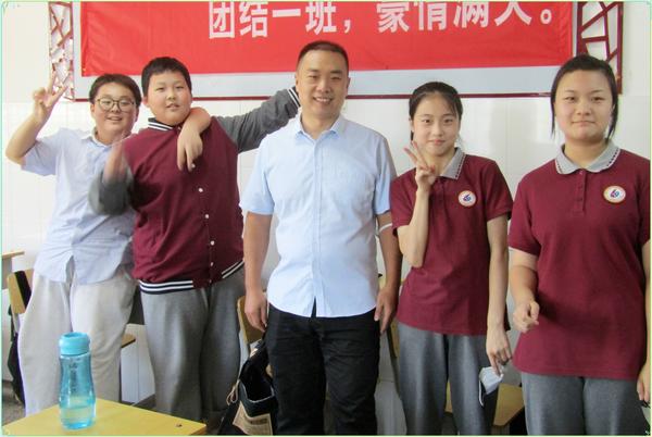 与最喜欢的老师合影 (17)