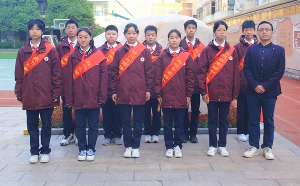 升旗 (1) 升旗 (1)