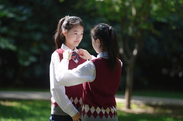 (4)配饰穿搭 (4)配饰穿搭