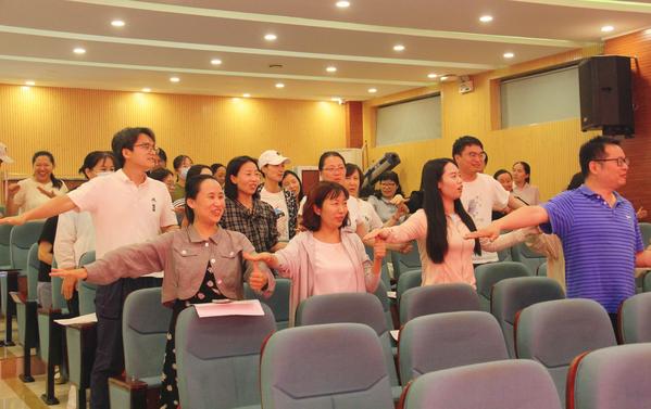 5教师参加现场游戏 5教师参加现场游戏