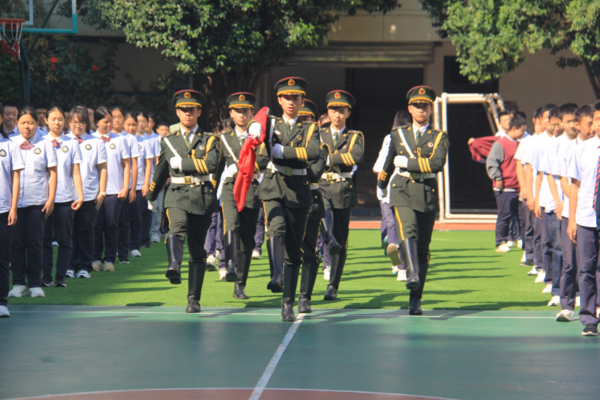 第五周升旗活动 (3) 第五周升旗活动 (3)