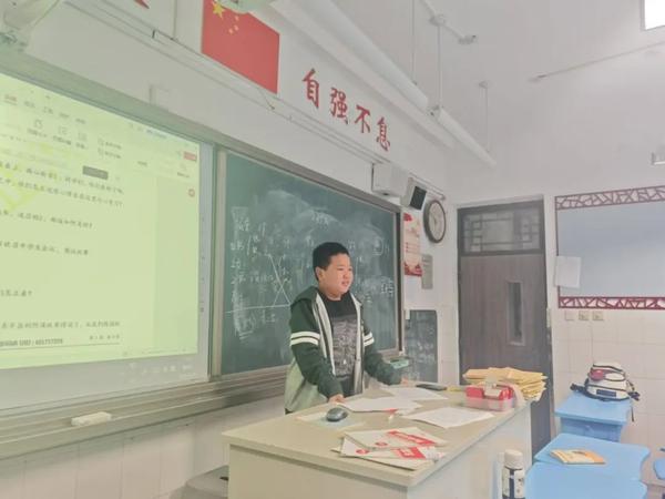 社团展风采 (2) 社团展风采 (2)