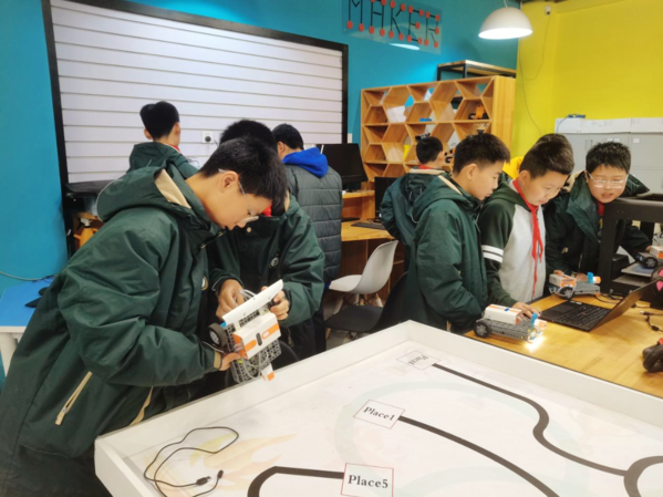 创客 (1) 创客 (1)