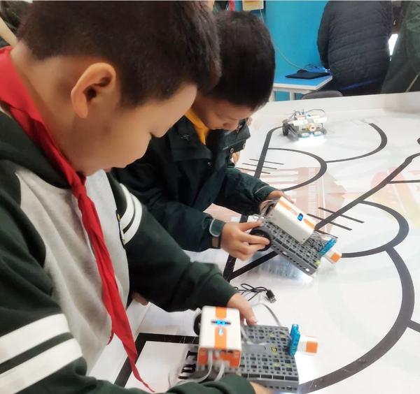 创客 (2) 创客 (2)