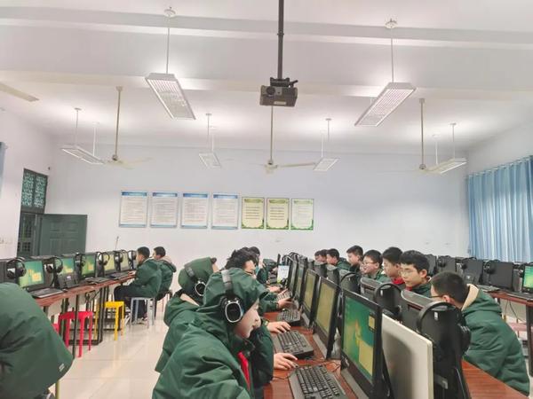 4活力满满,精彩绽放 (4) 4活力满满,精彩绽放 (4)