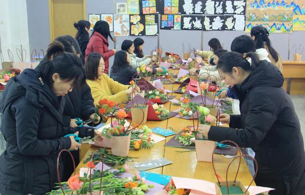 插花 (4) 插花 (4)