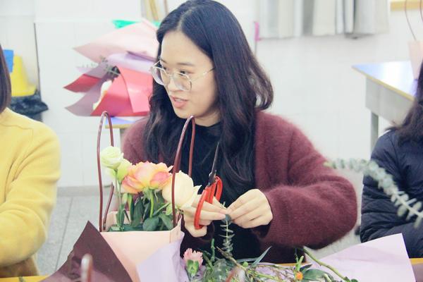 插花 (11) 插花 (11)