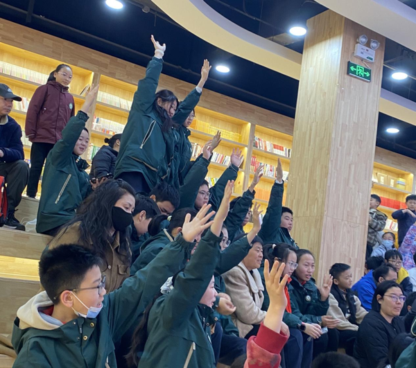 气象科普进社区，志愿精神暖人心 (1)