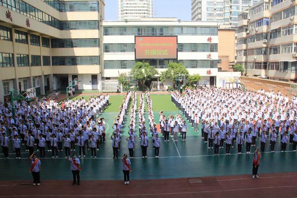 1郑州市第七初级中学东校区举行第十五周升旗仪式 1郑州市第七初级中学东校区举行第十五周升旗仪式