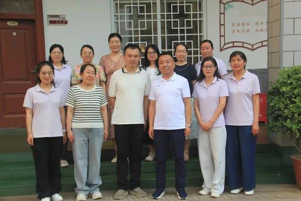 聚焦核心素养，探索课程变革 (16)