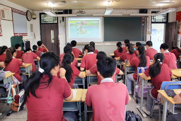 法治安全教育 (8) 法治安全教育 (8)