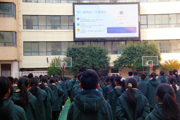 学生认真听讲(1) 学生认真听讲(1)