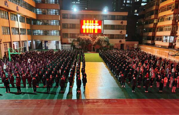 1.郑州七初东校区举行消防应急疏散演练 1.郑州七初东校区举行消防应急疏散演练