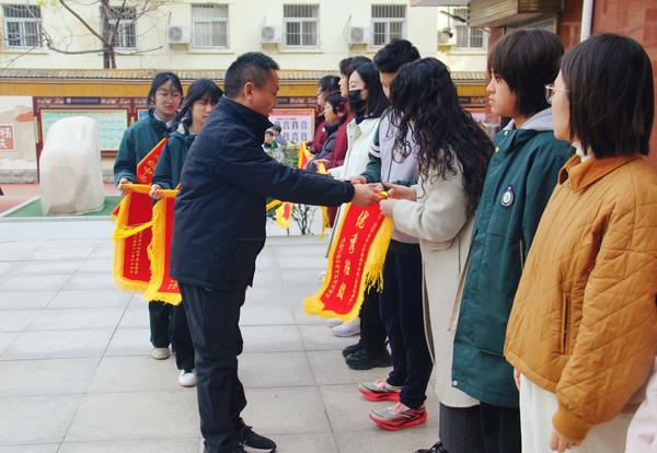 期中学生表彰 (4) 期中学生表彰 (4)